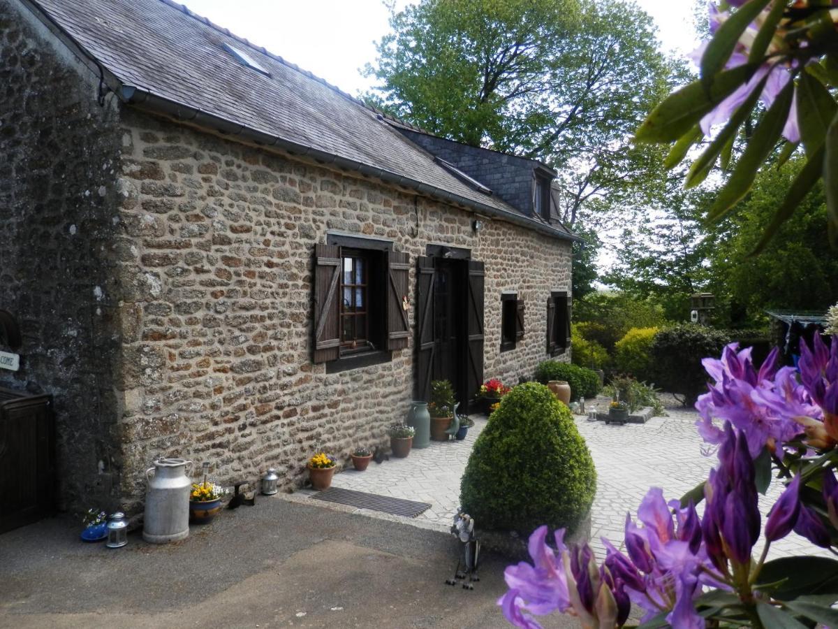 La Petite Cretouffiere - Naturiste Accommodation - Adult Only Colombiers-du-Plessis Exterior foto